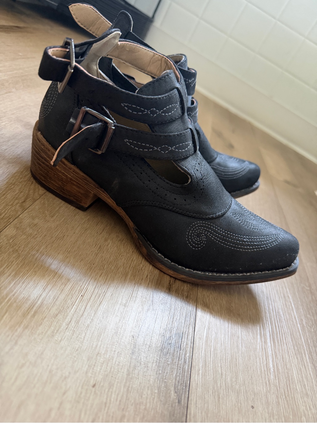 Roper Black Cutout Western Ankle Booties With Buckle